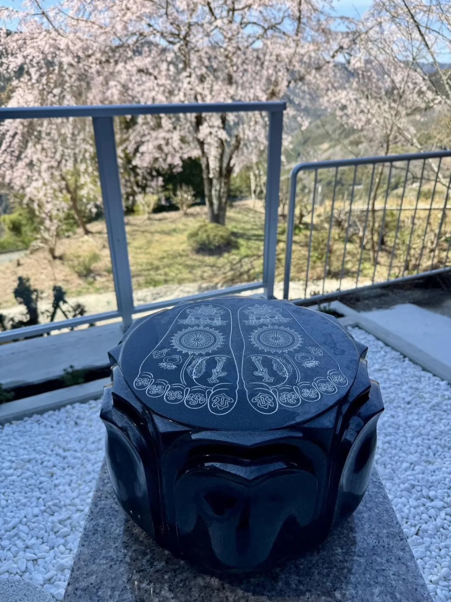 洗浄仏足石