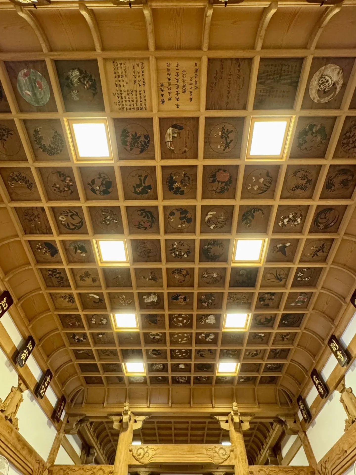 金鶏寺本堂の絵天井